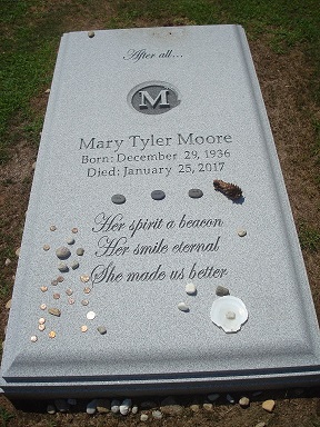 Mary Tyler Moore stone